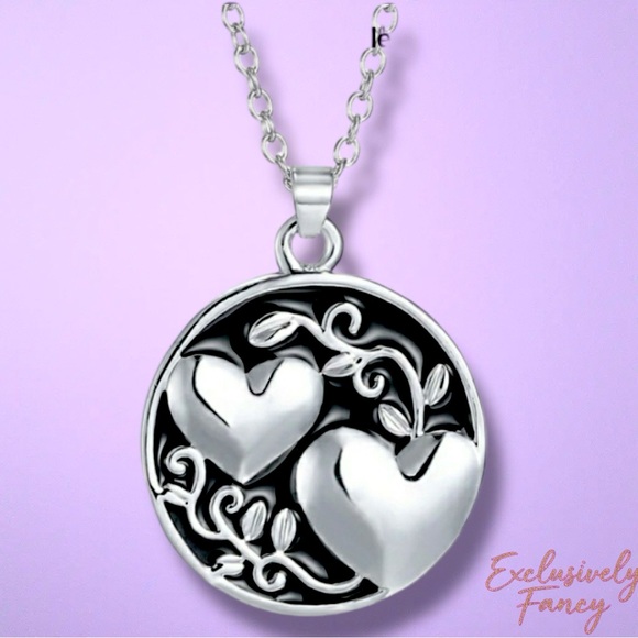 Silver necklace Sister Love 3d Heart Double Sided Neckace NWT - Picture 3 of 5